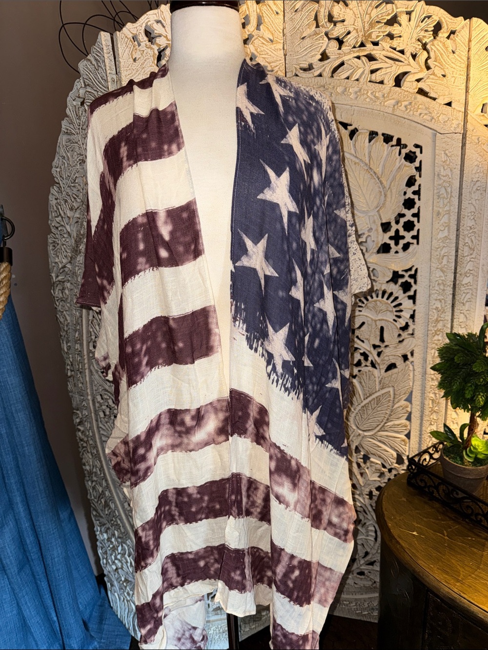 Patriotic Star & Stripe Lightweight Throw in White, Blue & Burgundy